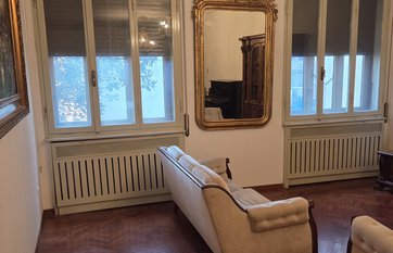 AFFITTASI AMPIO APPARTAMENTO A STUDENTI e/o SPECIALIZZANDI