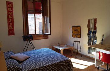 Affittasi ampia stanza singola in appartamento in centro